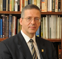 New Book ‘Lighting the Way’ Gives Hope - John Horvat and Norman Fulkerson Illustrate Themes Found in ‘Return to Order’