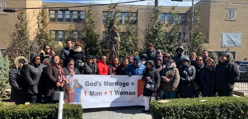 courage-cheer-3118-traditional-marriage-rosary-rallies-across-america-12