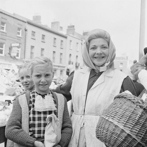 girl woman shopping dublin moore street 