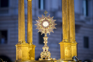 For Pope Francis, the Holy Eucharist Is the “Bread of Sinners,” for Saint Thomas Aquinas, It Is “Panis Angelorum”
