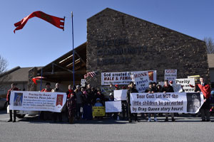 Howls From Leftists Prove Drag Queen Story Hour Protests Work