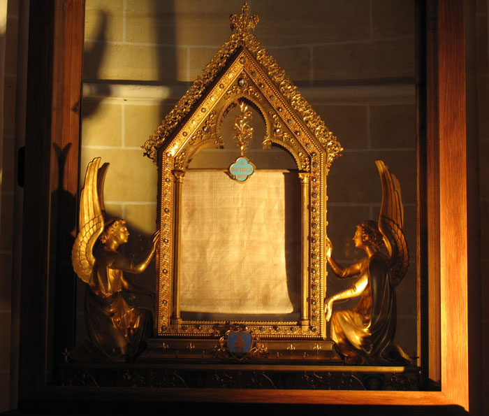 The Marvelous Relic of Our Lady’s Veil at Chartres