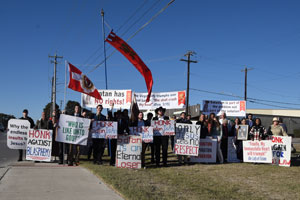 Children of Light Make Reparation for a Black Mass of Defiant “Light” in Texas