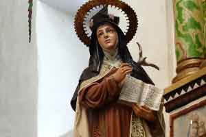 Saint Teresa of Avila’s Prayers Ease a Good Priest’s Path to Heaven