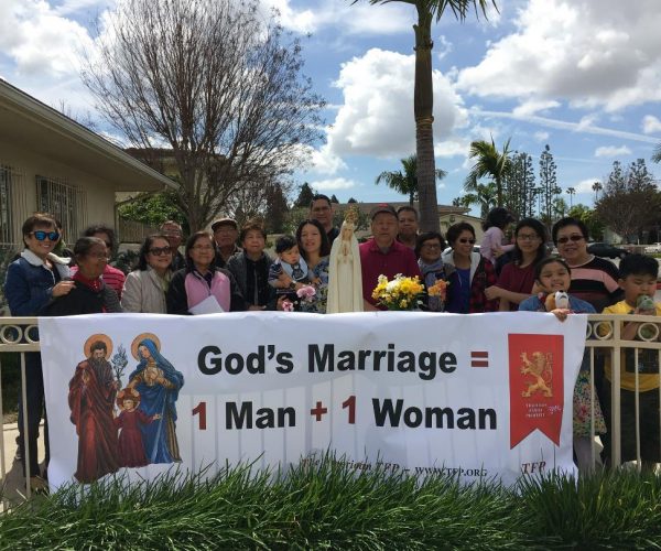 courage-cheer-3118-traditional-marriage-rosary-rallies-across-america-22