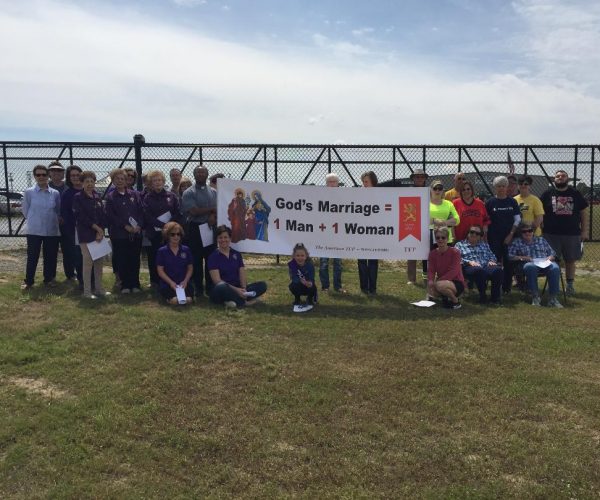 courage-cheer-3118-traditional-marriage-rosary-rallies-across-america-14