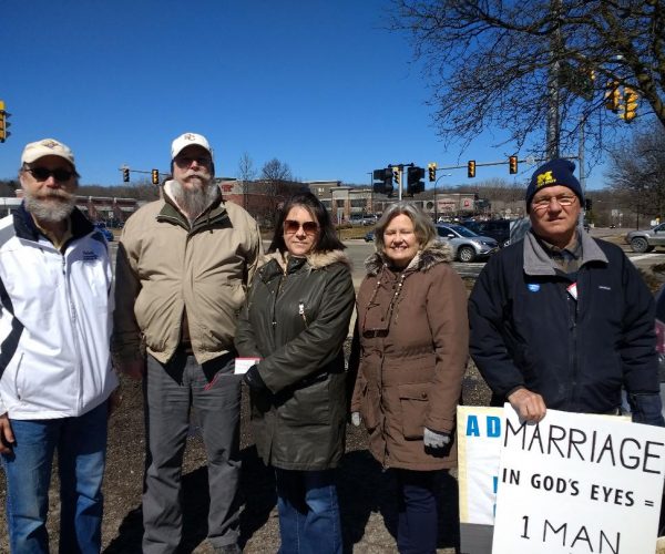 courage-cheer-3118-traditional-marriage-rosary-rallies-across-america-13