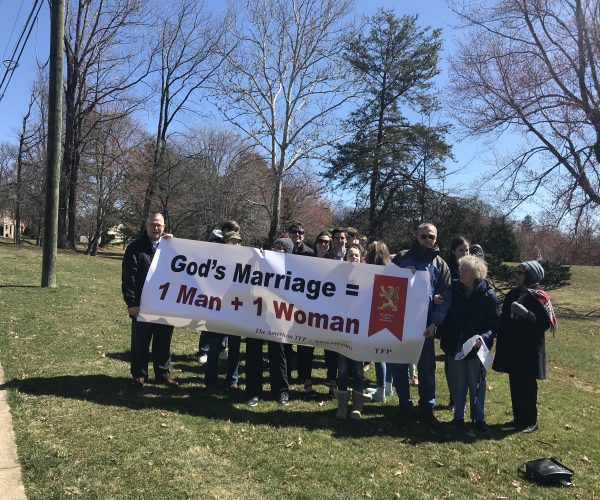 courage-cheer-3118-traditional-marriage-rosary-rallies-across-america-5