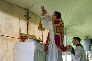A Period-Correct Mass at the 160th Anniversary of the Battle of Gettysburg Attracts a Full Tent