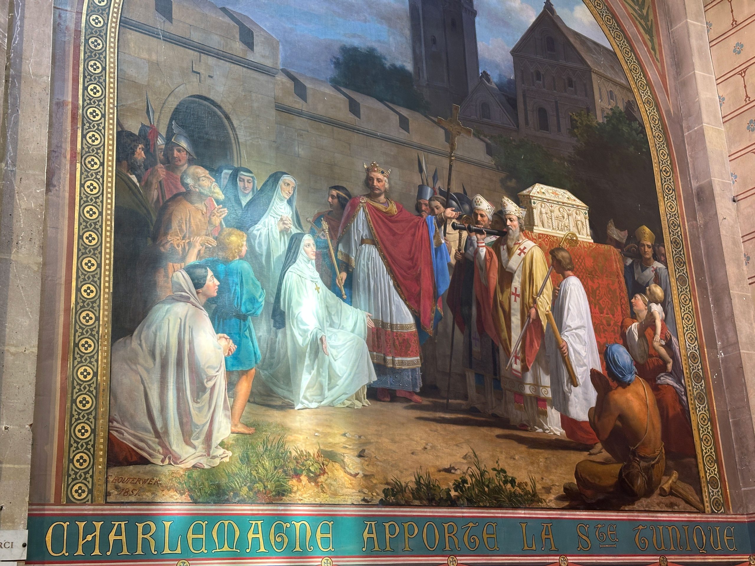 Nearly Half a Million Pilgrims Visit the Holy Tunic of Argenteuil Near Paris
