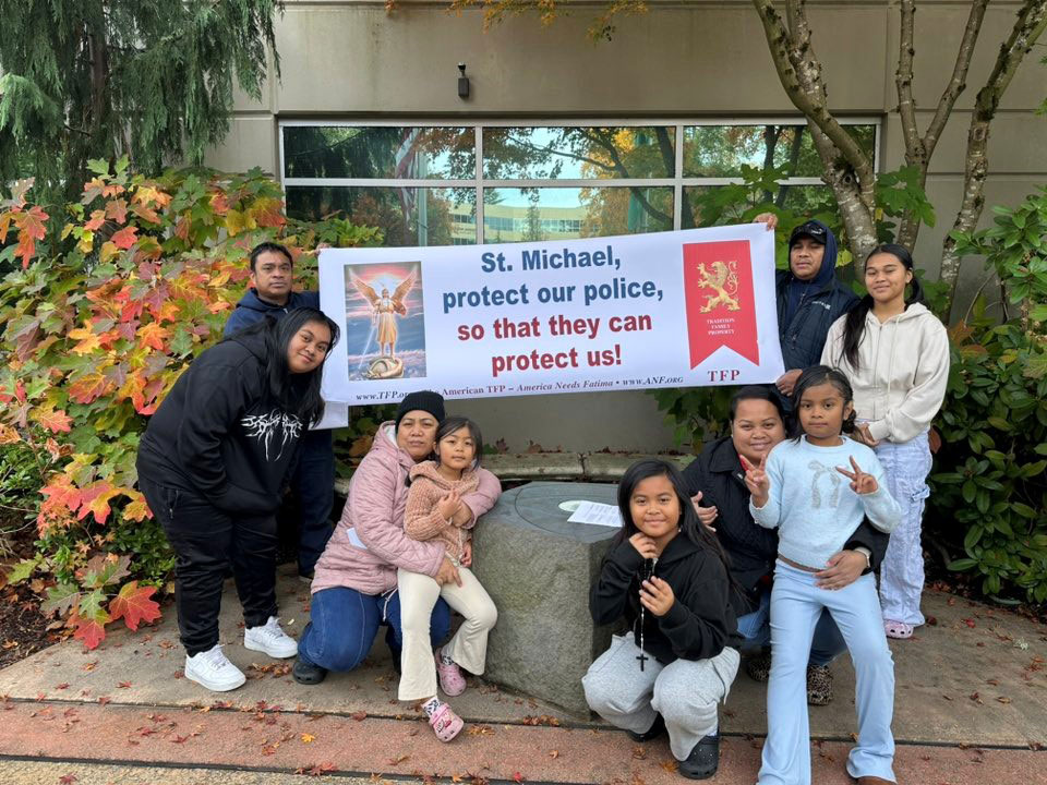 Praying for the Police: More than 1,200 Rosary Rallies Held in Thanks